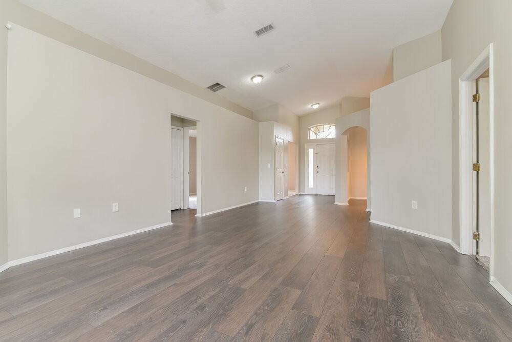 11354 Pinewood Cove Ln - Photo 3 of 16