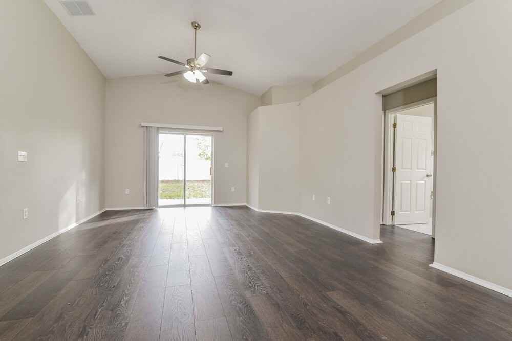 11354 Pinewood Cove Ln - Photo 4 of 16