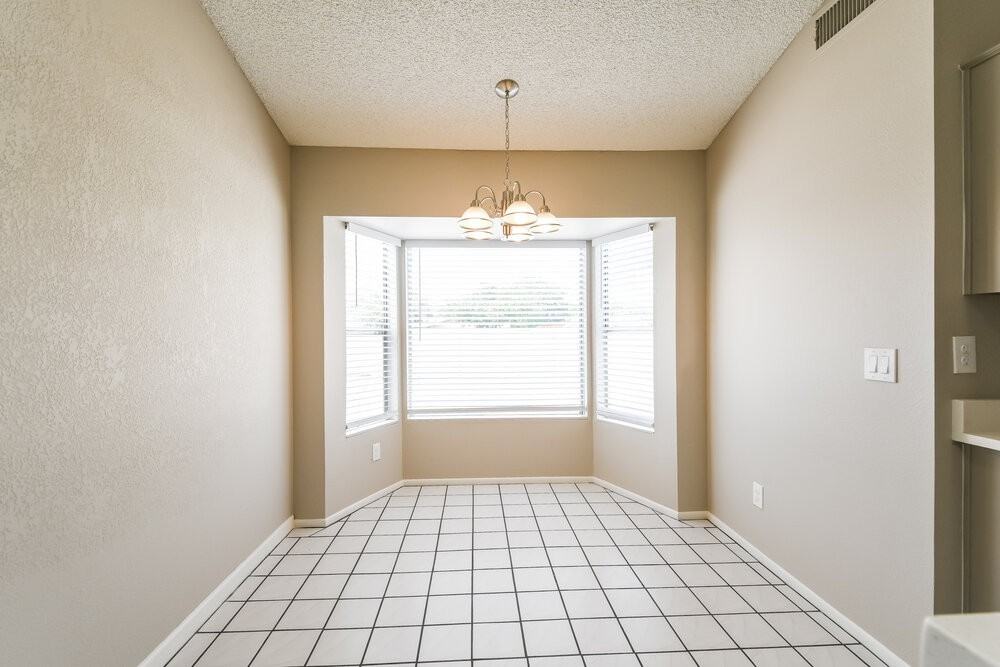 20610 N 6th Dr - Photo 5 of 16