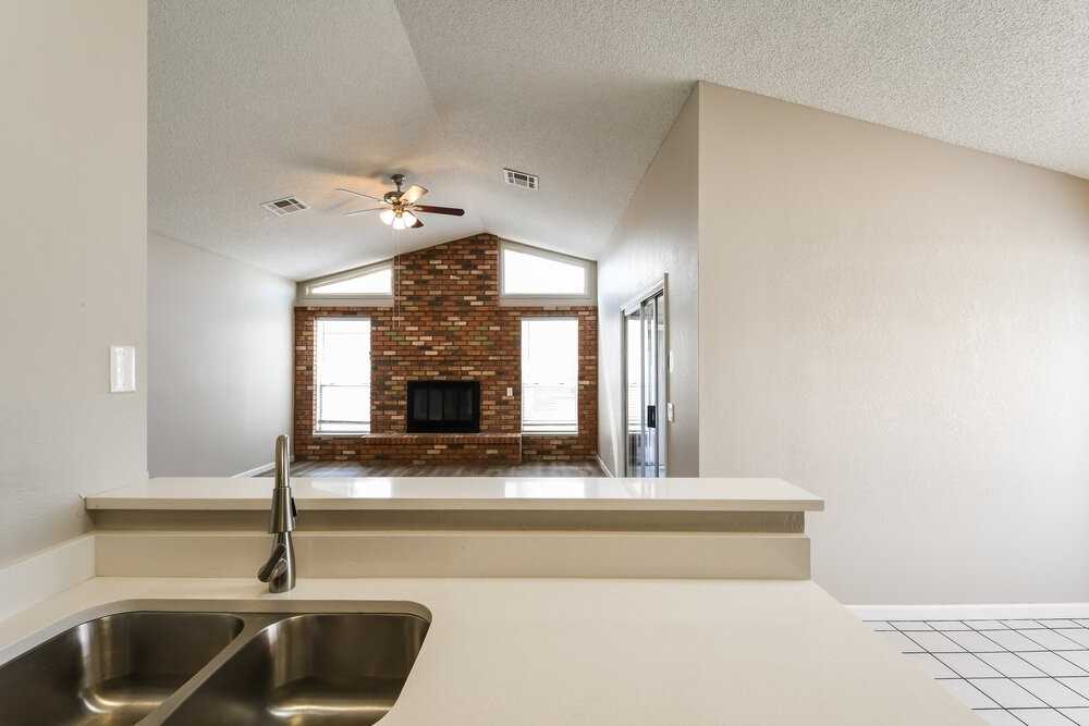 20610 N 6th Dr - Photo 7 of 16