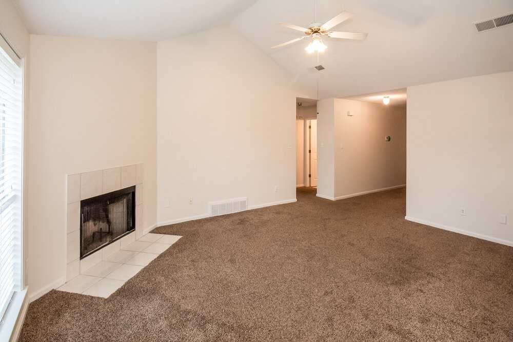 3920 Paramount Cv - Photo 3 of 16