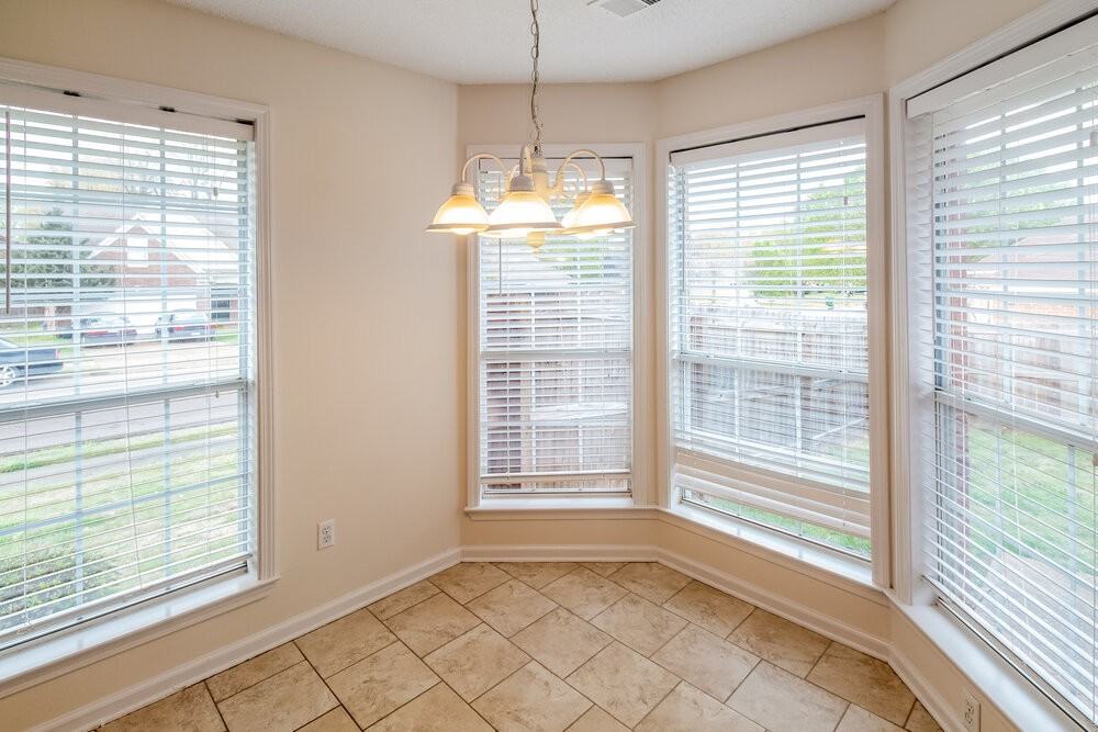 3920 Paramount Cv - Photo 6 of 16