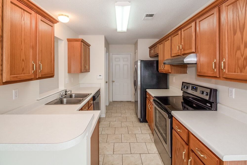 3920 Paramount Cv - Photo 7 of 16