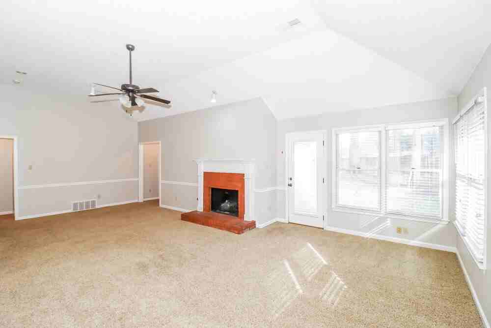 1562 Appling Wood Cv N - Photo 4 of 16