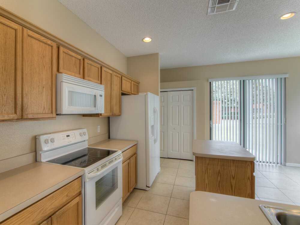 671 Hardwood Cir - Photo 4 of 15