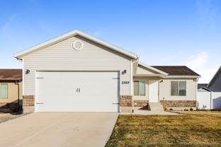 2419 E Prairie Ln - Photo 1 of 1