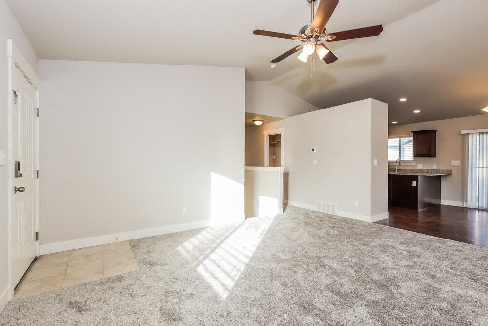 2419 E Prairie Ln - Photo 5 of 17