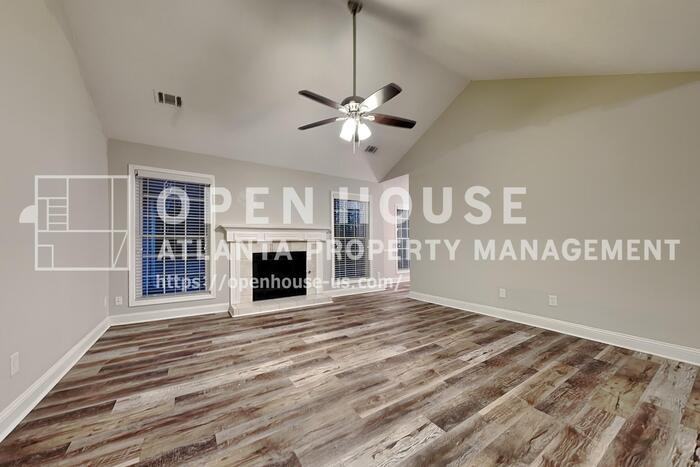 3564 Saddlebrook Dr - Photo 4 of 22