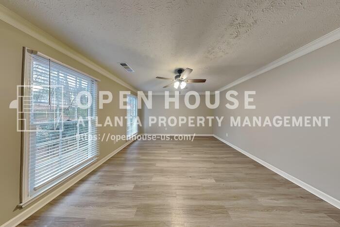 9880 Lake Forest Way - Photo 5 of 21