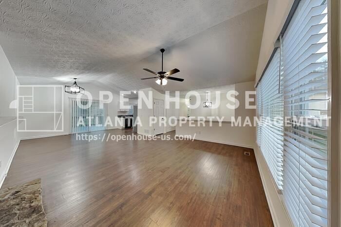 989 Madison Ter Nw - Photo 4 of 24