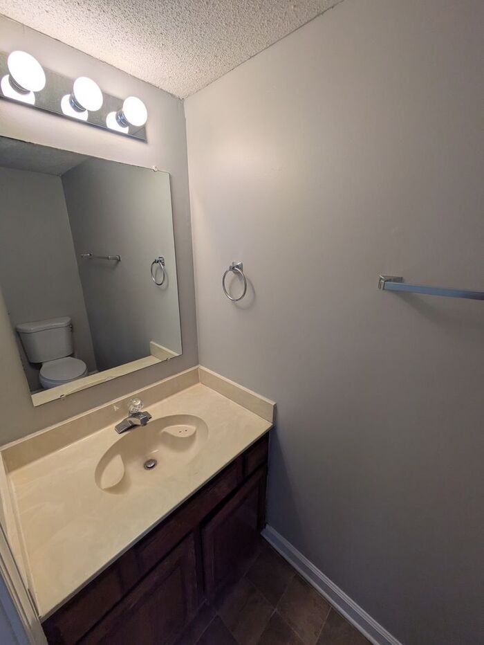 3900 N Center St #3 - Photo 3 of 15