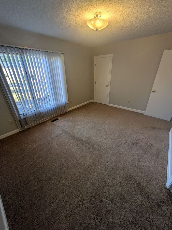 3900 N Center St #3 - Photo 7 of 15