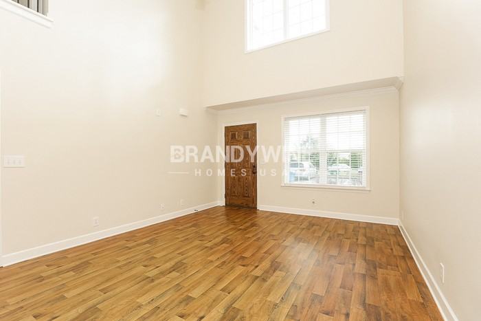 4814 Octavia St - Photo 4 of 20