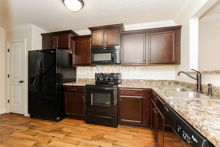 4814 Octavia St - Photo 5 of 20