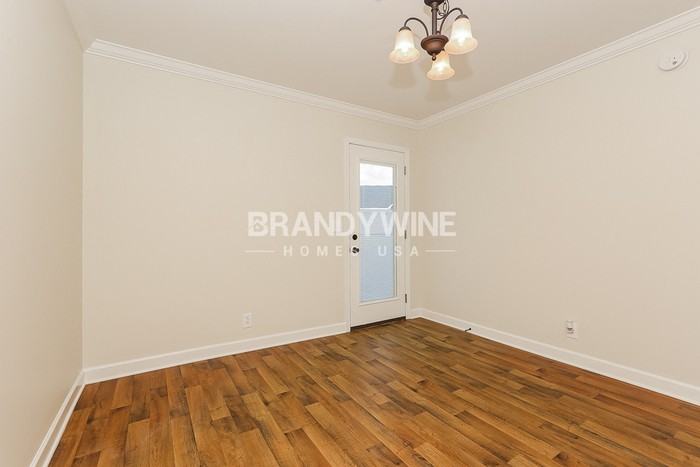 4814 Octavia St - Photo 7 of 20