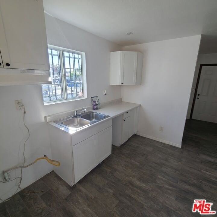 11123 Monitor Ave - Photo 3 of 4