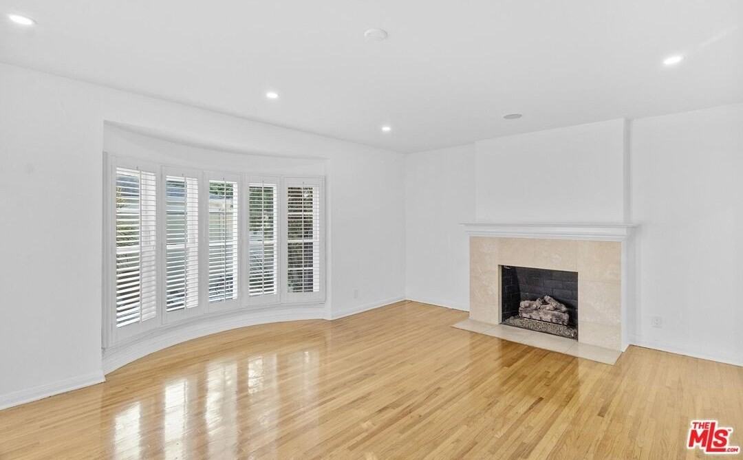 920 Carrillo Dr - Photo 4 of 17