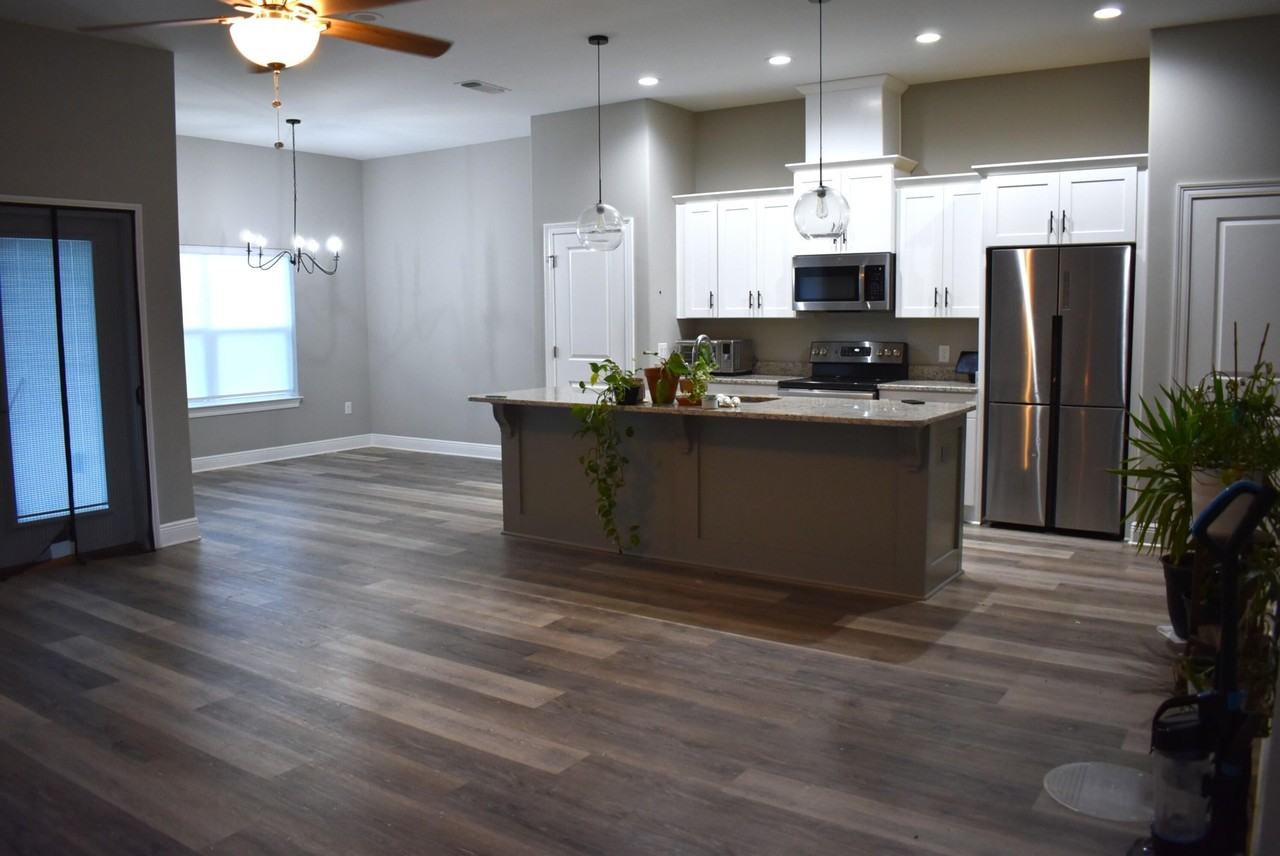 8131 Toledo St - Photo 3 of 9