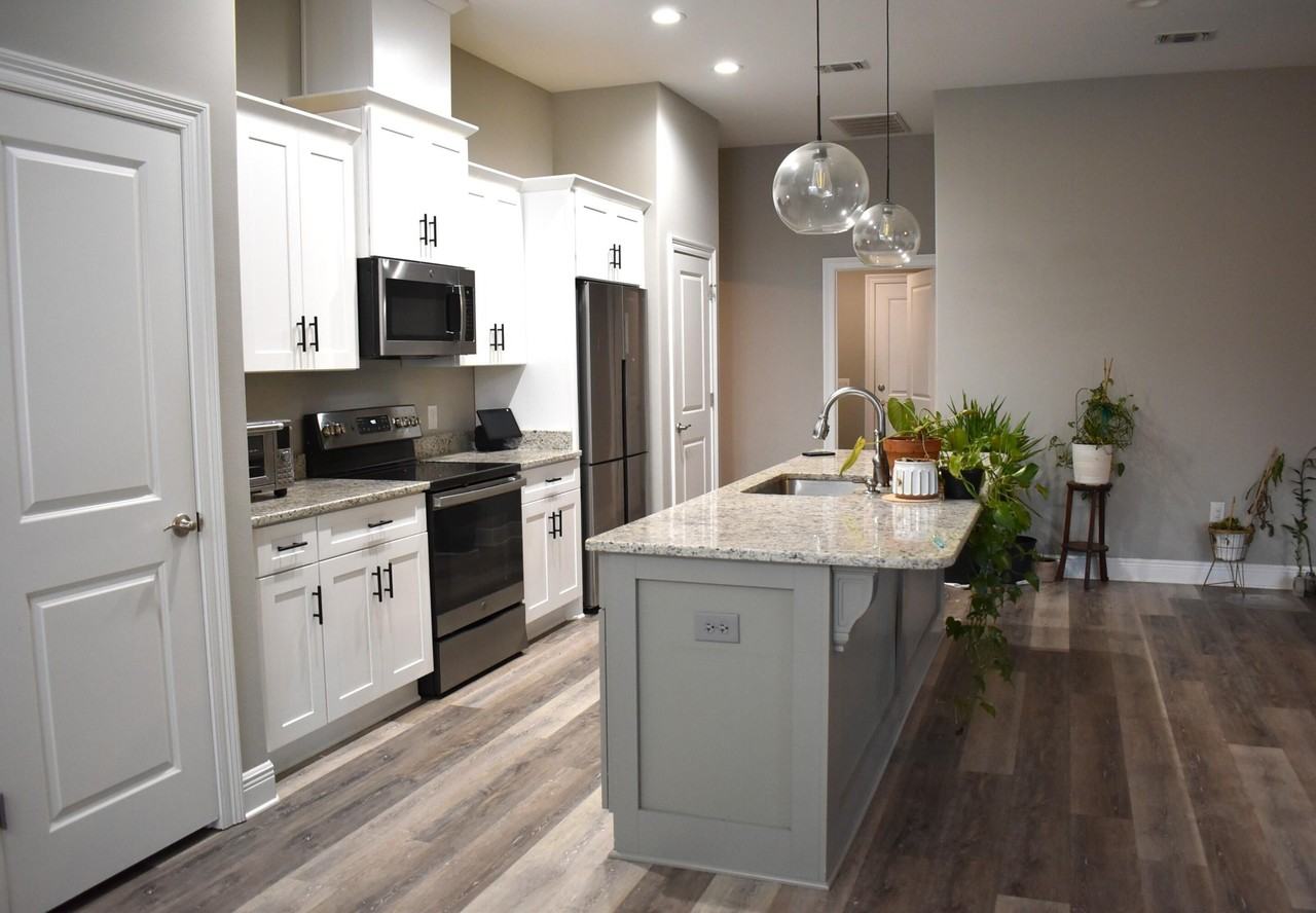 8131 Toledo St - Photo 6 of 9