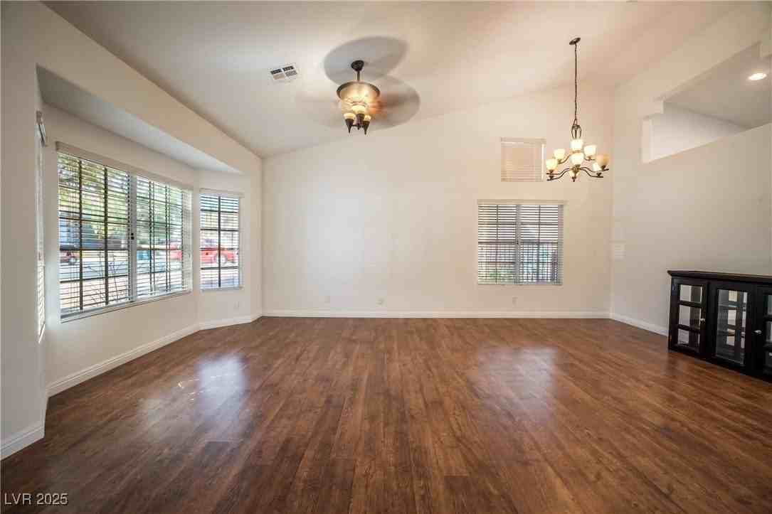 8117 Creek Water Ln - Photo 6 of 35