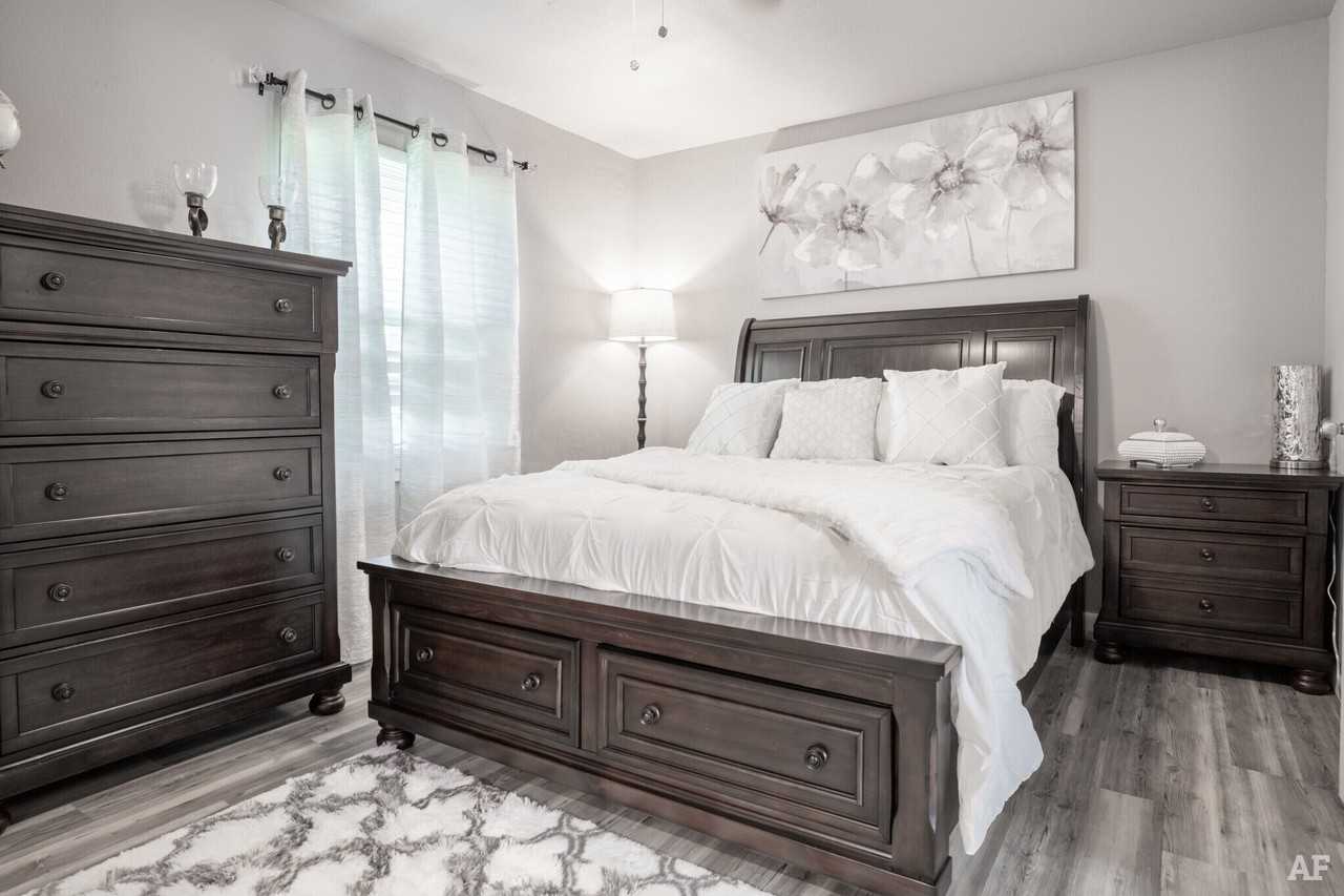 2827 Cedar Circle - Photo 5 of 7