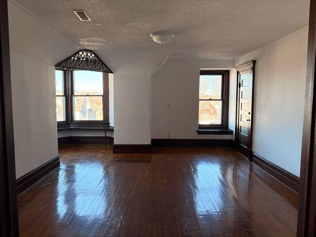 331 Chestnut Street - Photo 2 of 11