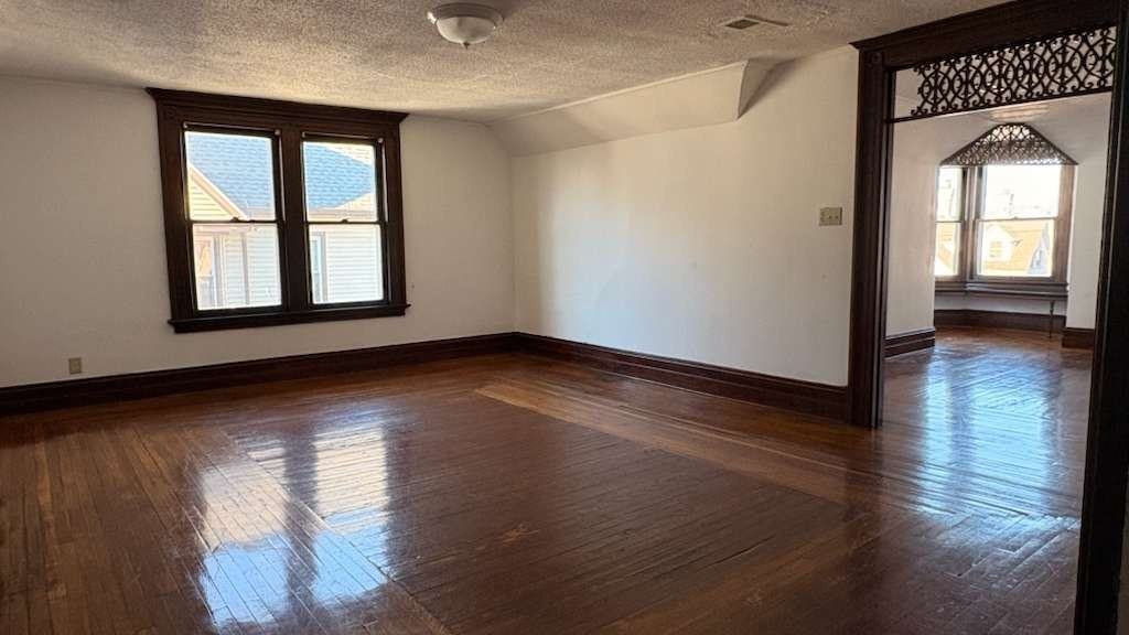 331 Chestnut Street - Photo 3 of 11