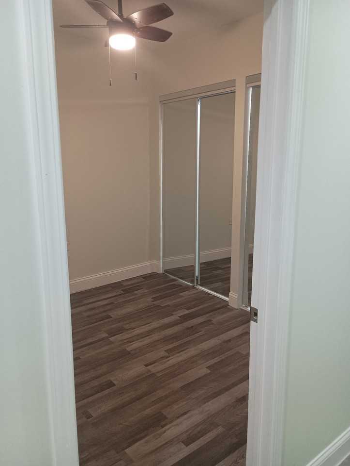 3565-67 West Lyndale Street - Photo 4 of 8