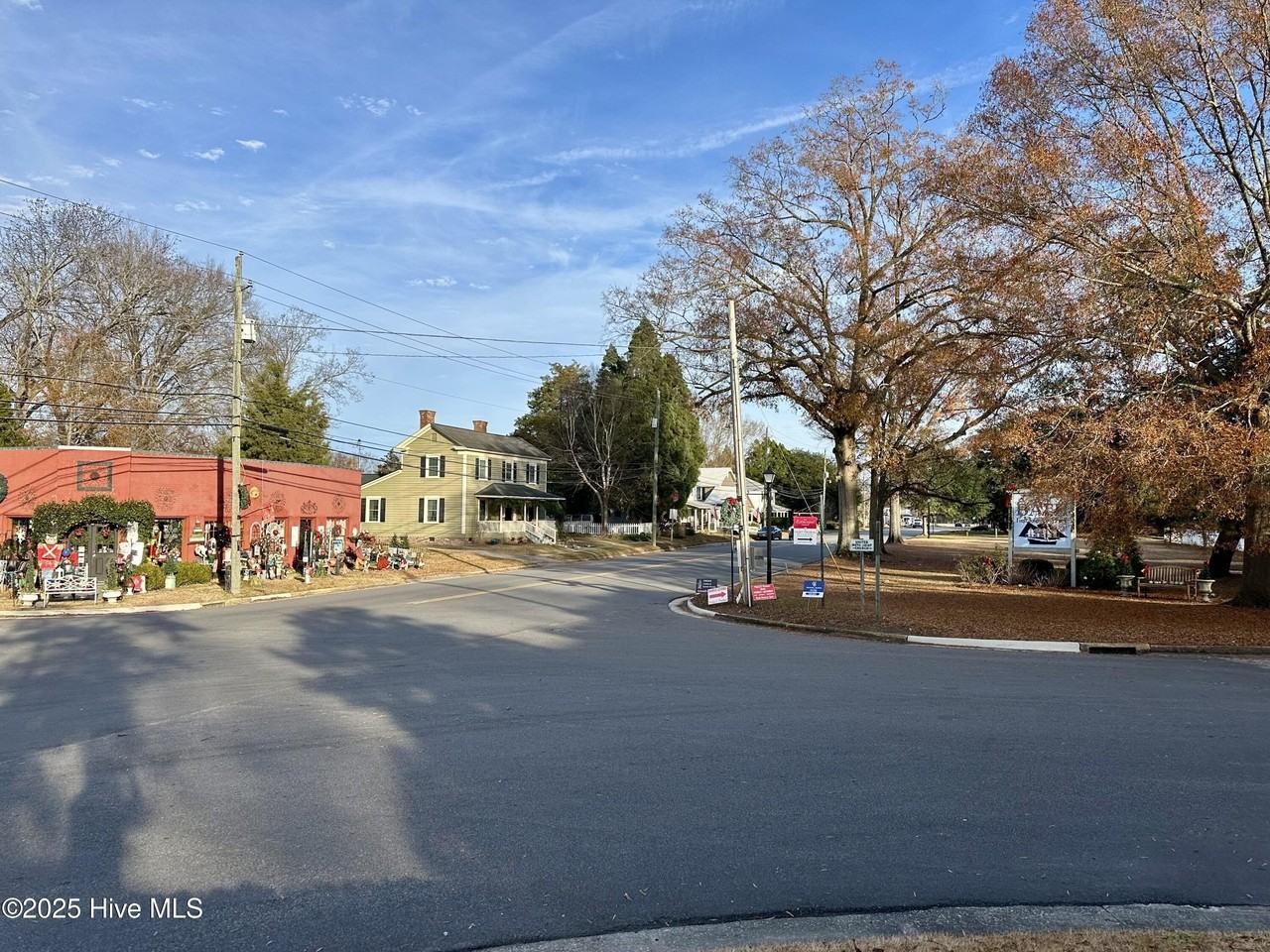 101 S Main St - Photo 2 of 26