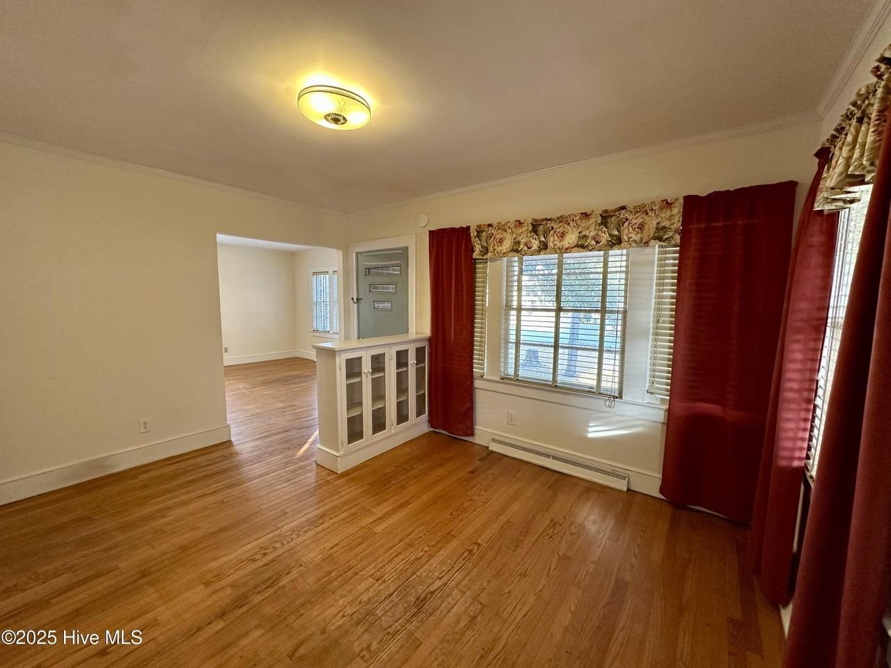 101 S Main St - Photo 4 of 26