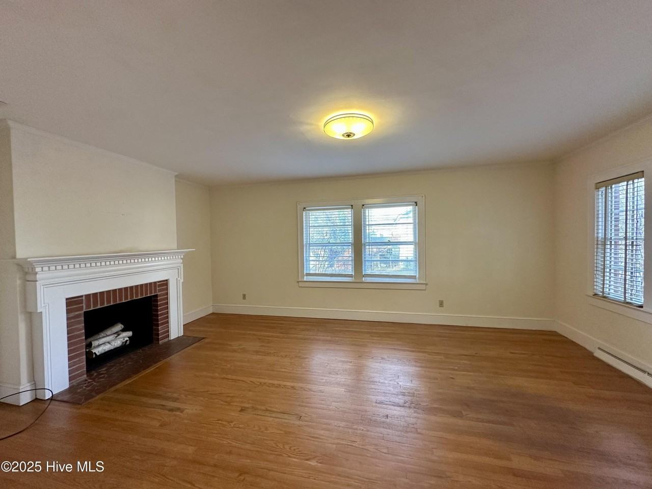 101 S Main St - Photo 6 of 26