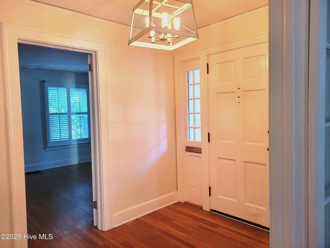 520 Fairway Dr - Photo 4 of 47