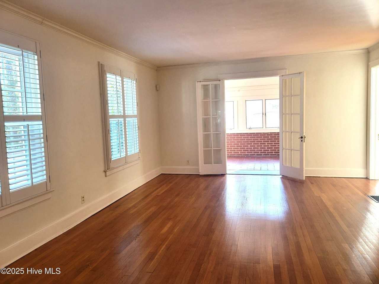 520 Fairway Dr - Photo 5 of 47