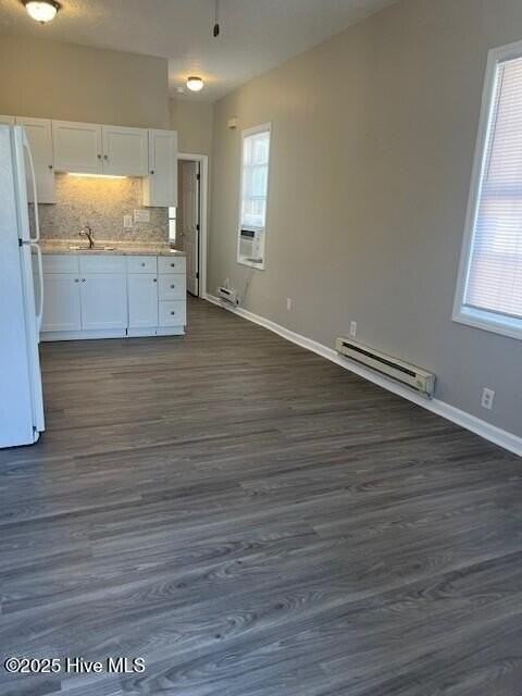 1012 Hall St - Photo 3 of 9