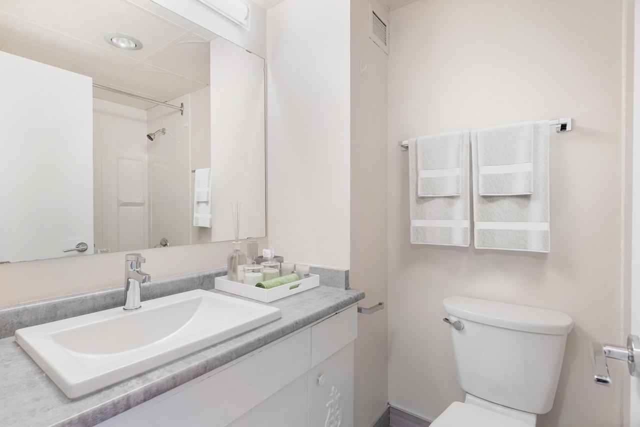 Lord Byron Tower III - Photo 7 of 20