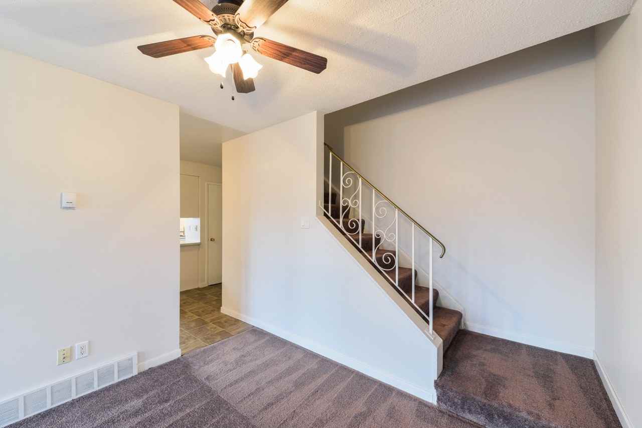 Lord Byron Townhouses - Photo 7 of 11