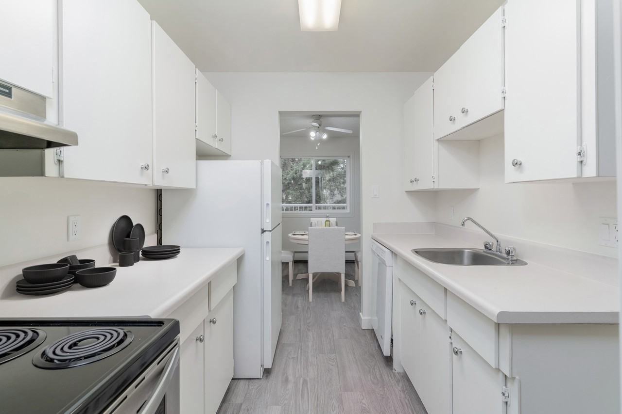 Redwood Court - Photo 7 of 13