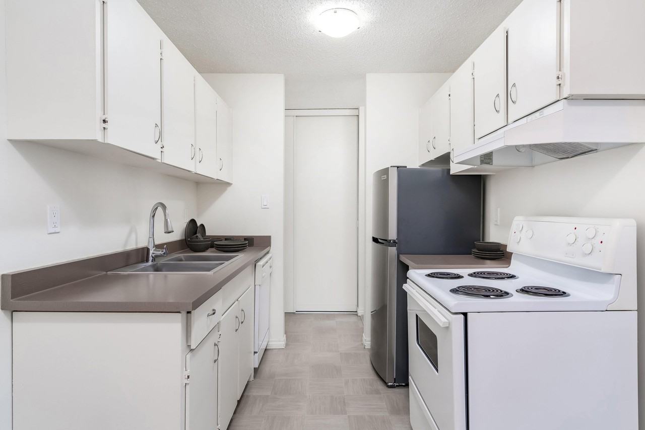 West Edmonton Court - Photo 3 of 11