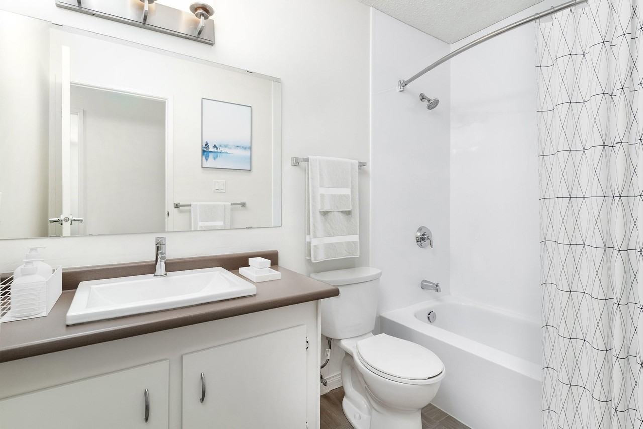 West Edmonton Court - Photo 6 of 11