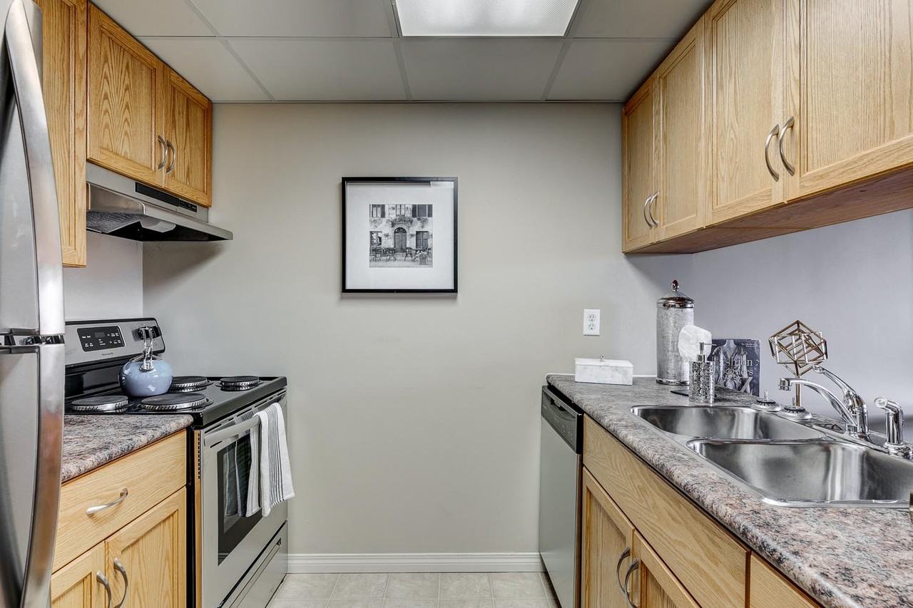 Boardwalk Centre - Photo 4 of 24