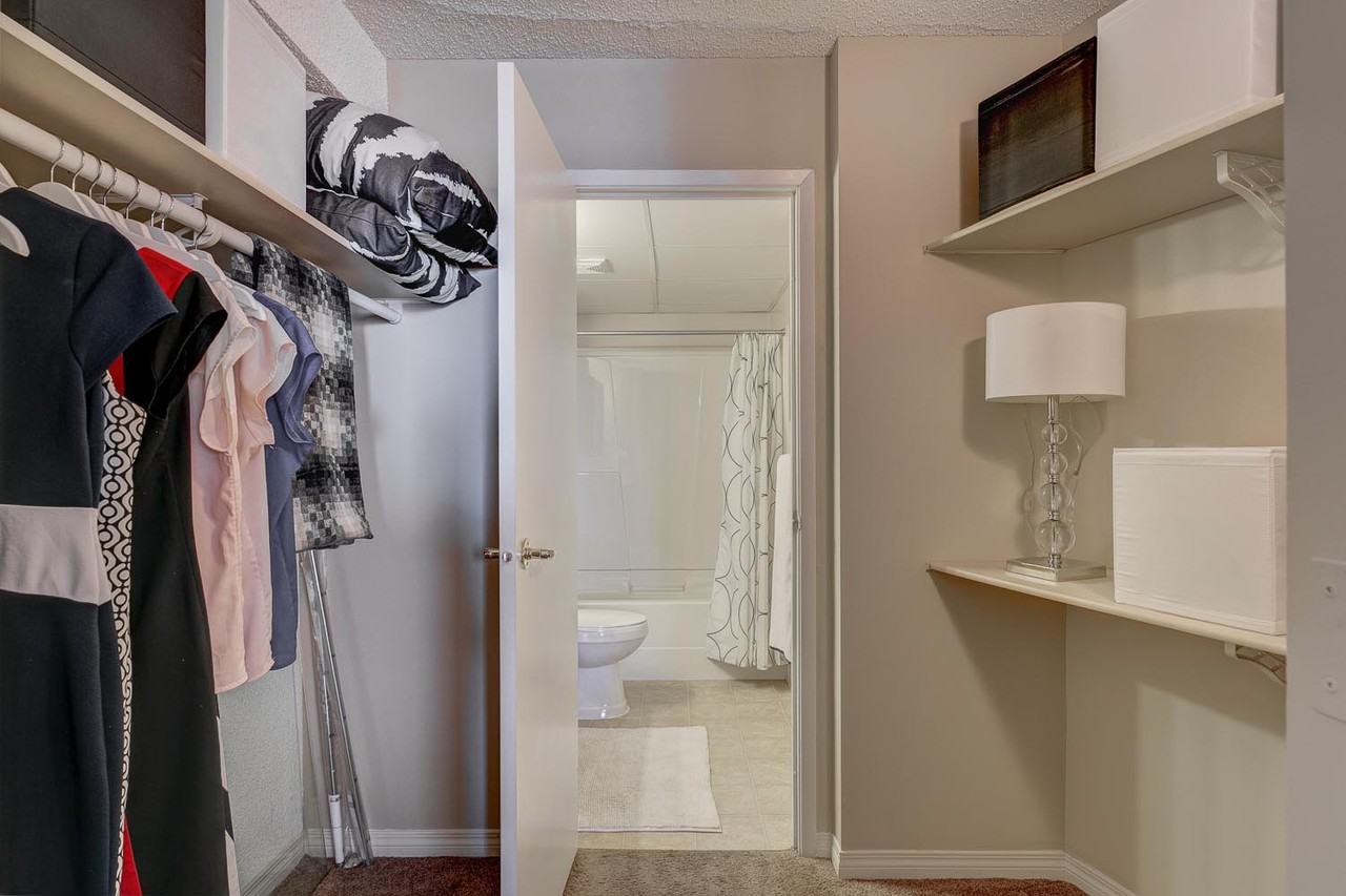 Boardwalk Centre - Photo 7 of 24