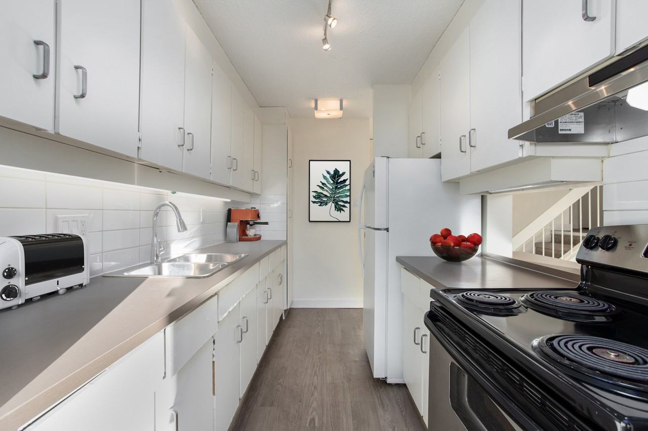 Corian Apartments - Photo 4 of 11