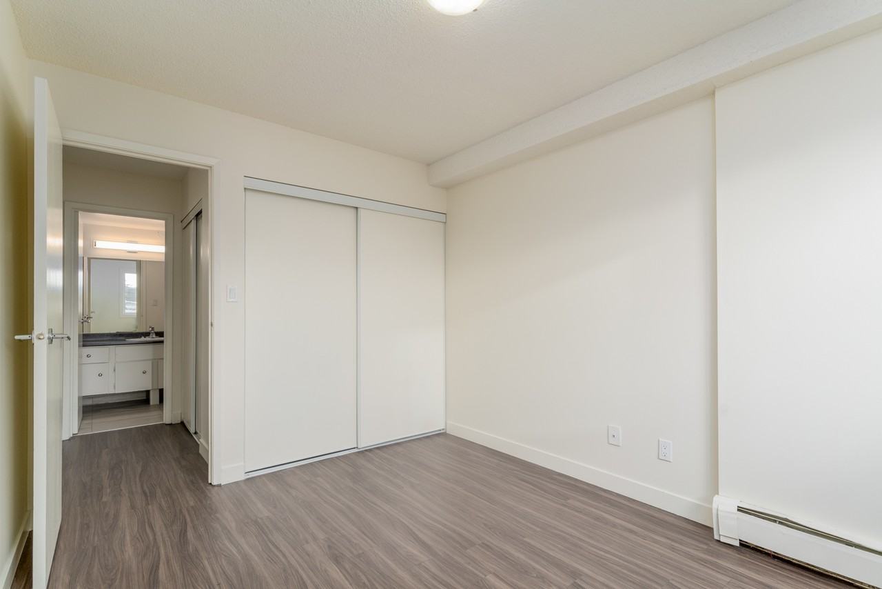 Marlborough Manor - Photo 5 of 19