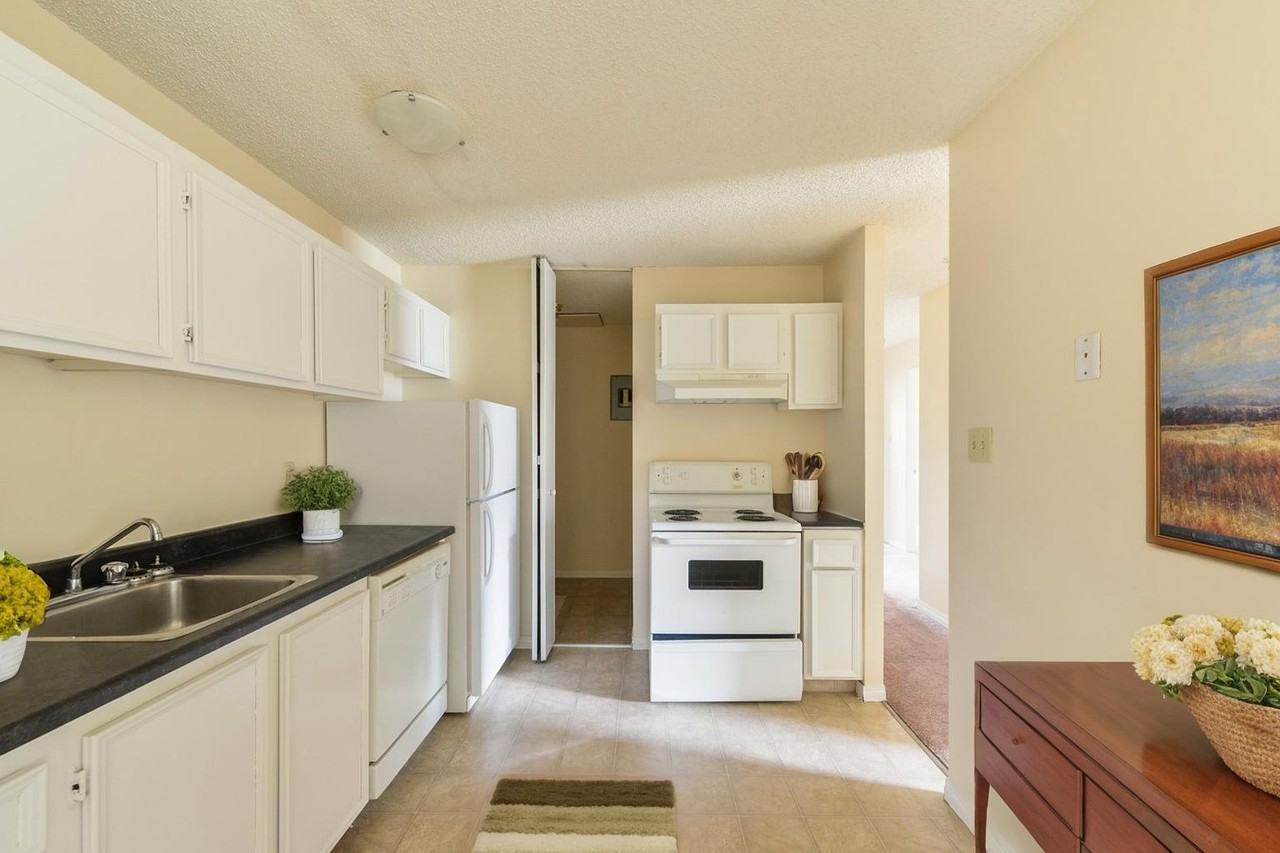 Westridge Manor - Photo 4 of 9