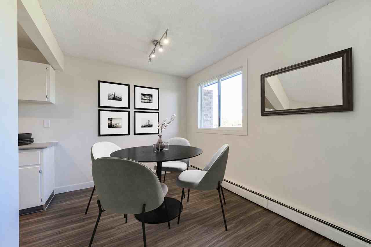 Kew Place - Photo 3 of 7