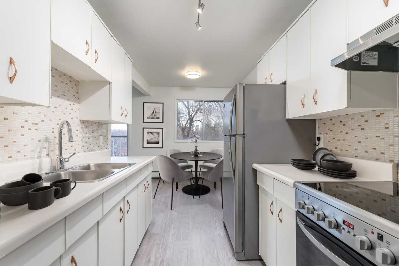 Christopher Arms - Photo 4 of 9