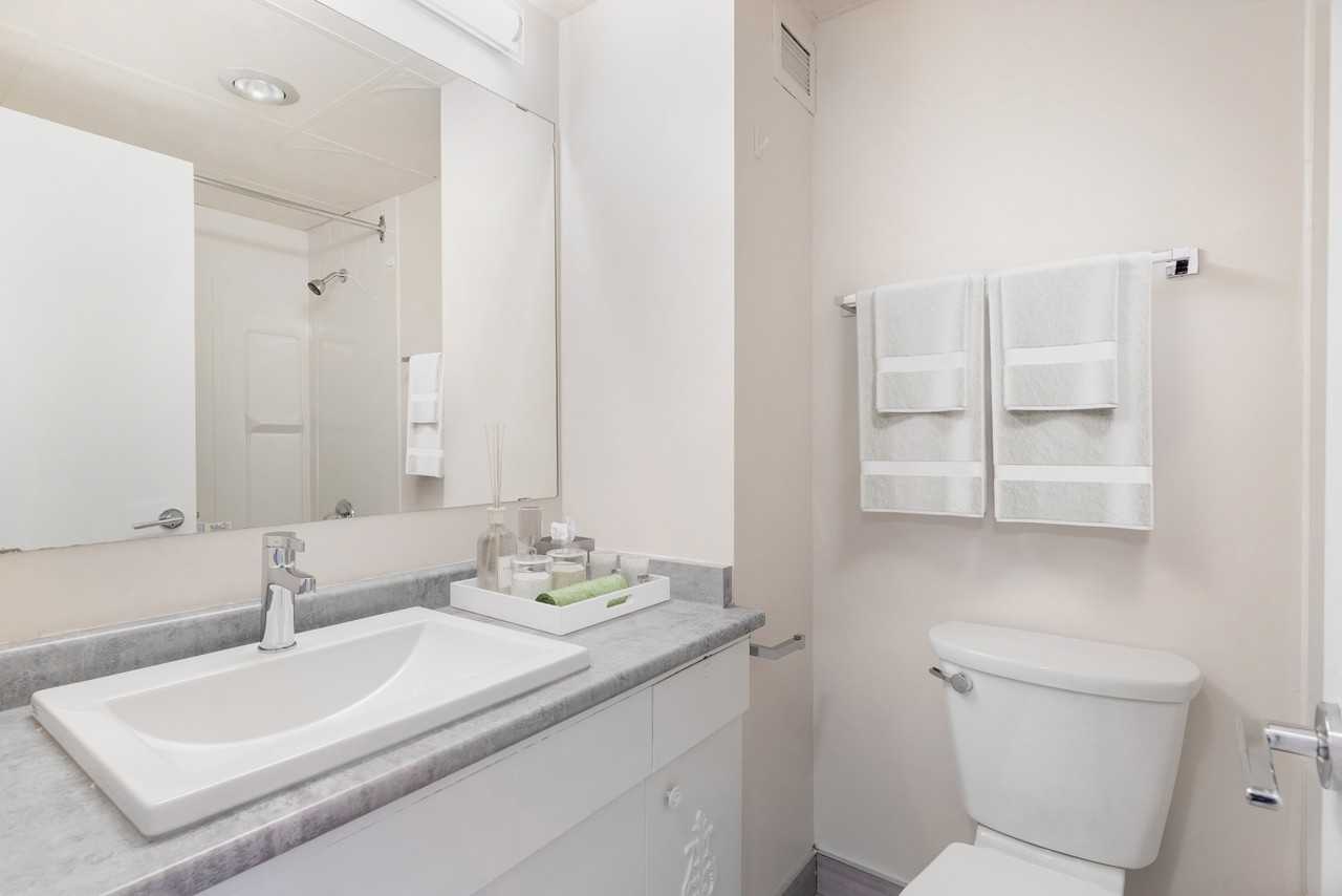 Lord Byron Tower I - Photo 7 of 20