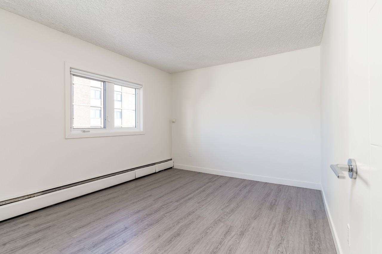 Valley Ridge Tower - Photo 3 of 12