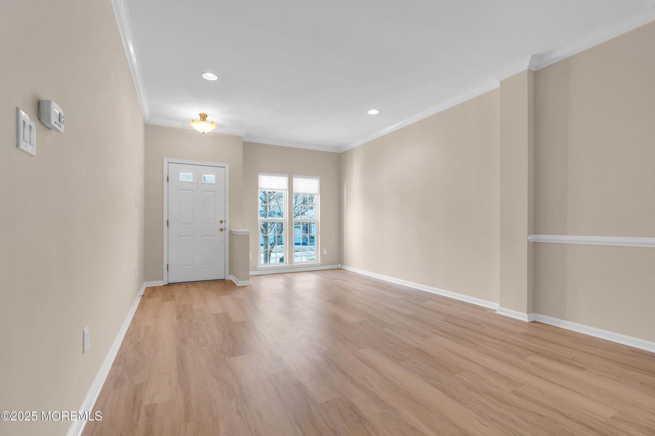 12 Coral Pl - Photo 4 of 37