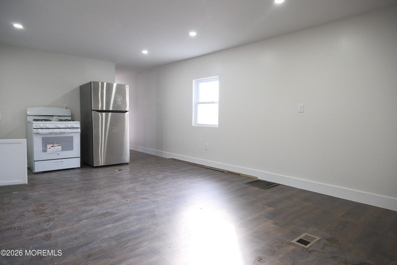 335 Adams St - Photo 2 of 7